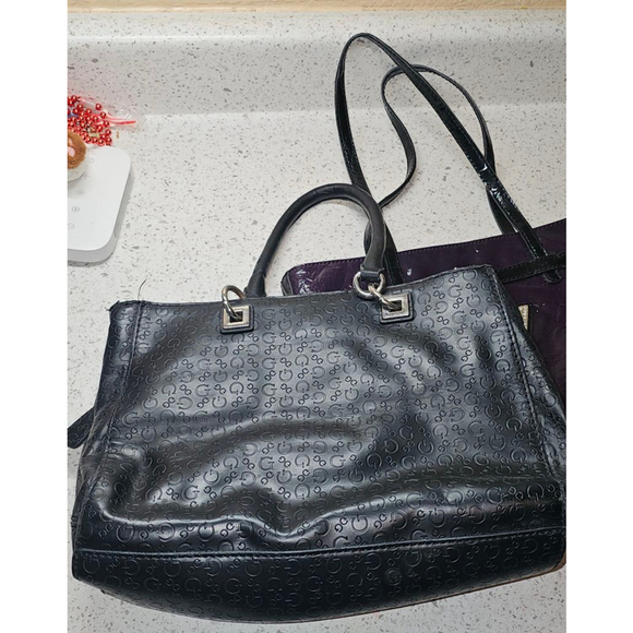 2 Guess Purses - Picture 2 of 4